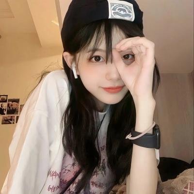 替身娇妻：总裁追妻如命 女扮男装后总裁念念不忘